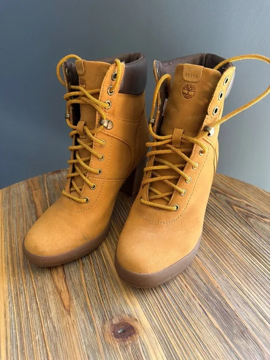 Timberland Heeled Boots - Picture 2 of 3